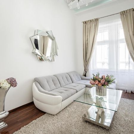 Opera Luxury Apartment With Free Parking Budapest Bagian luar foto