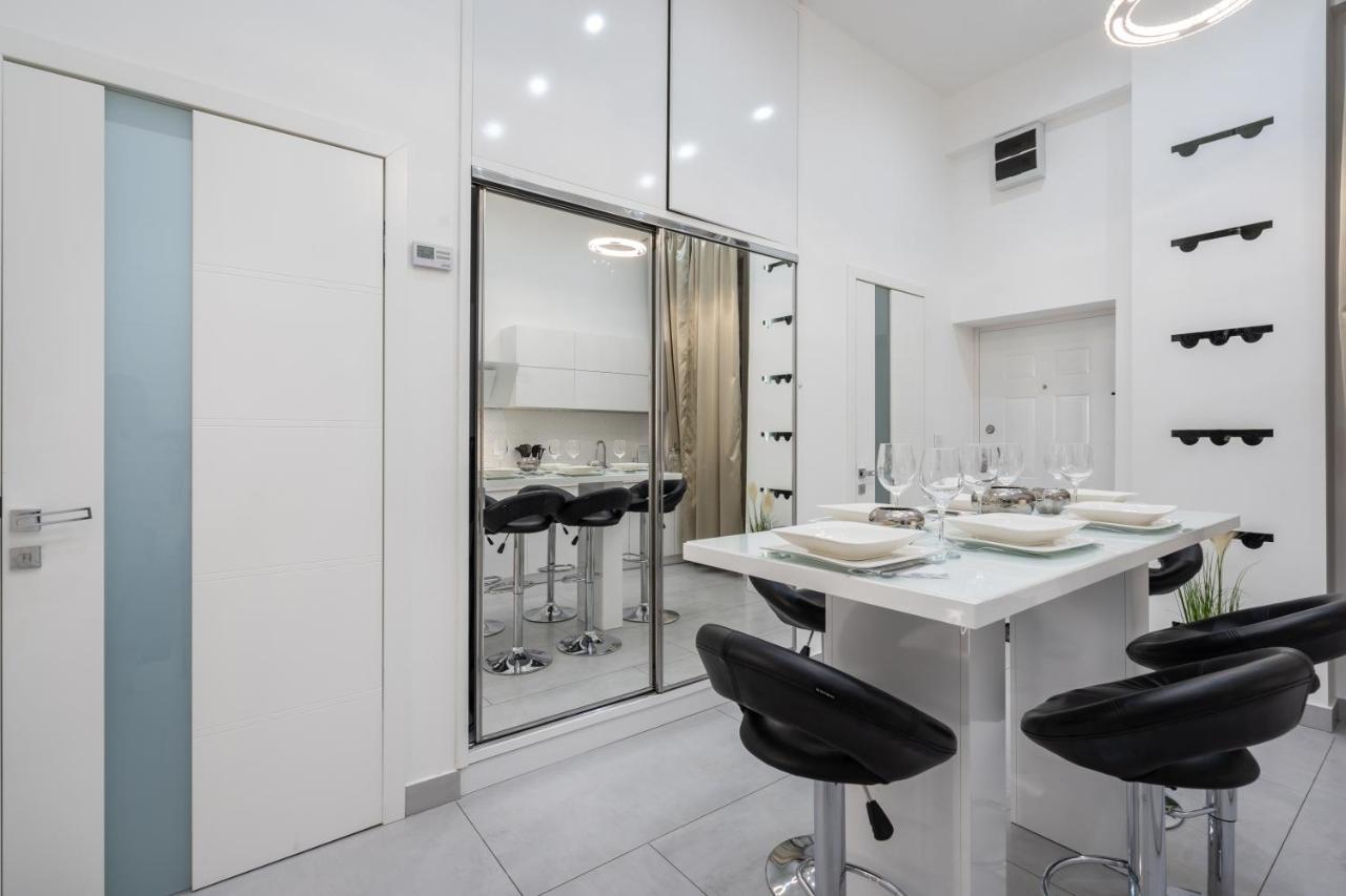 Opera Luxury Apartment With Free Parking Budapest Bagian luar foto