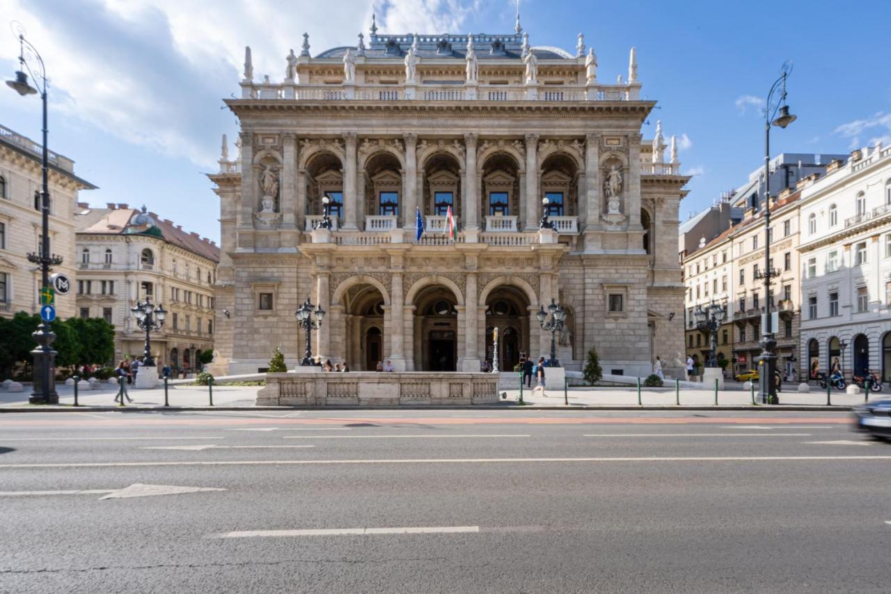 Opera Luxury Apartment With Free Parking Budapest Bagian luar foto