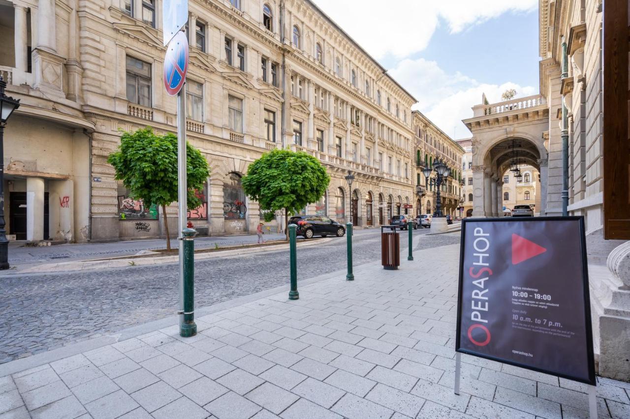 Opera Luxury Apartment With Free Parking Budapest Bagian luar foto