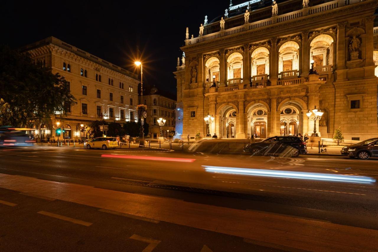 Opera Luxury Apartment With Free Parking Budapest Bagian luar foto